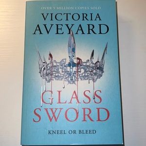 Glass Sword by Victoria Aveyard